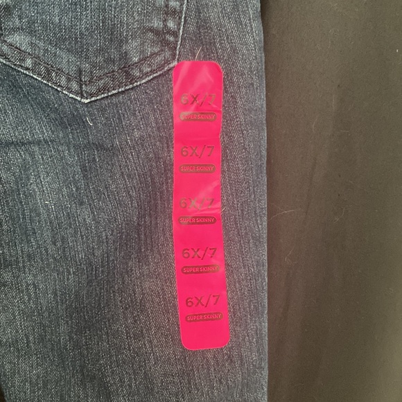 NWT The Children’s Place girl’s size 6x/7 jeans “Super skinny” style. - Picture 6 of 8